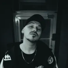 Ascolta Penyair, guarda video musicali, leggi la biografia, vedi le date del tour & altro!