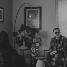 Ascolta Kerry Charles, guarda video musicali, leggi la biografia, vedi le date del tour & altro!