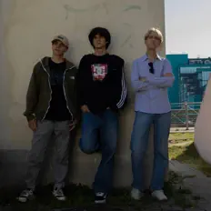 Listen to стодвенадцать, watch music videos, read bio, see tour dates & more!