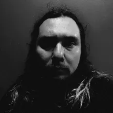 收听 Sorta Kinda、观看音乐视频、阅读小传、查看巡演日期等 ！