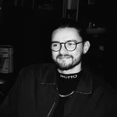 Escucha a James Speechly, mira videos musicales, lee su biografía, consulta las fechas de las gira y más.