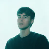 Écoutez undefined, regardez des vidéoclips, lisez la biographie, consultez les dates de tournée et plus encore !