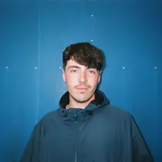 so onlyを聴いたり、ミュージックビデオを鑑賞したり、経歴やツアー日程などを確認したりしましょう！