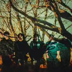 Dengarkan Stranded, tonton video musik, baca bio, lihat tanggal tur & lainnya!