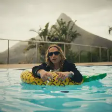 收听 Jaakie、观看音乐视频、阅读小传、查看巡演日期等 ！