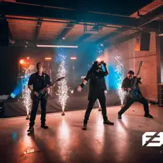 FÉNIX Evolución सुनें, म्यूज़िक वीडियो देखें, बायो पढ़ें, दौरे की तारीखें और बहुत कुछ देखें!