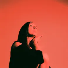 Eau the Musicを聴いたり、ミュージックビデオを鑑賞したり、経歴やツアー日程などを確認したりしましょう！