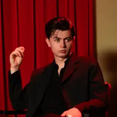 Listen to Elliot James Reay, watch music videos, read bio, see tour dates & more!