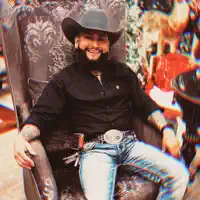 Escucha a undefined, mira vídeos musicales, lee la biografía, consulta fechas de giras y mucho más.