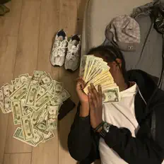 NJC Bustaを聴いたり、ミュージックビデオを鑑賞したり、経歴やツアー日程などを確認したりしましょう！