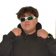 Écoutez Low_B, regardez des vidéoclips, lisez la biographie, consultez les dates de tournée et plus encore !