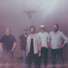 收听 The Sarandons、观看音乐视频、阅读小传、查看巡演日期等 ！