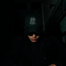 Mersa을(를) 듣고, 뮤직 비디오를 보고, 약력을 읽고, 투어 일정 등을 확인하세요!