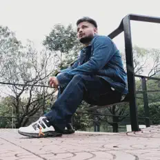 聆聽 Refurix、觀看音樂影片、閱讀小傳、查看巡演日期等！