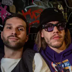 Monaqee을(를) 듣고, 뮤직 비디오를 보고, 약력을 읽고, 투어 일정 등을 확인하세요!