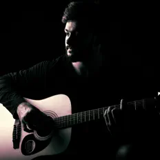 聆聽 Roxxan、觀看音樂影片、閱讀小傳、查看巡演日期等！