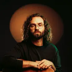 Posłuchaj wykonawcy Flo Niebauer, obejrzyj teledyski, przeczytaj biografię, zobacz daty tras koncertowych i nie tylko!