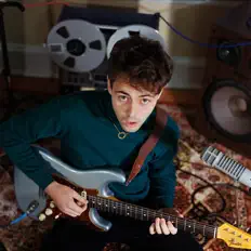 Posłuchaj wykonawcy Walker, obejrzyj teledyski, przeczytaj biografię, zobacz daty tras koncertowych i nie tylko!