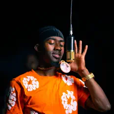 LiamFoots을(를) 듣고, 뮤직 비디오를 보고, 약력을 읽고, 투어 일정 등을 확인하세요!