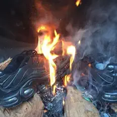 Dengarkan tay2phones, tonton video musik, baca bio, lihat tanggal tur & lainnya!