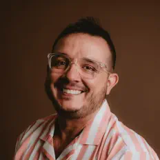 Ascolta Alejo Navarro, guarda video musicali, leggi la biografia, vedi le date del tour & altro!