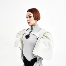 收听 Efza、观看音乐视频、阅读小传、查看巡演日期等 ！