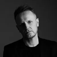 Hör dir undefined an, schau dir Musikvideos an, lies die Biografie, finde Tourdaten und mehr!