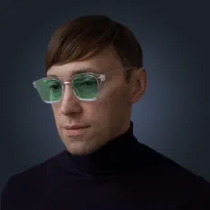 Poslechněte si interpreta Йошивара, sledujte hudební videa, přečtěte si životopis, podívejte se na data turné a další informace.