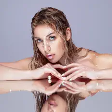 POLINA을(를) 듣고, 뮤직 비디오를 보고, 약력을 읽고, 투어 일정 등을 확인하세요!