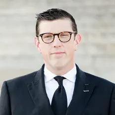 Ακούστε περιεχόμενο από Tyler Sullivan, παρακολουθήστε μουσικά βίντεο, διαβάστε το βιογραφικό, δείτε ημερομηνίες περιοδείας, και πολλά ακόμη!