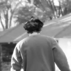 Aidan Vaughnを聴いたり、ミュージックビデオを鑑賞したり、経歴やツアー日程などを確認したりしましょう！