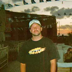 Misha सुनें, म्यूज़िक वीडियो देखें, बायो पढ़ें, दौरे की तारीखें और बहुत कुछ देखें!