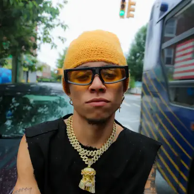 Listen to Multifazetico, watch music videos, read bio, see tour dates & more!