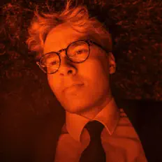 Seafront: песни, клипы, биография, даты выступлений и многое другое.