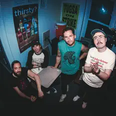 收听 Common Crime、观看音乐视频、阅读小传、查看巡演日期等 ！