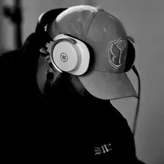 Hör dir Endevie an, schau dir Musikvideos an, lies die Biografie, finde Tourdaten und mehr!