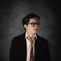 收听 undefined、观看音乐视频、阅读小传、查看巡演日期等 ！