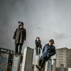 Listen to Honungsvägen, watch music videos, read bio, see tour dates & more!