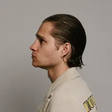 Wyatt Woodleyを聴いたり、ミュージックビデオを鑑賞したり、経歴やツアー日程などを確認したりしましょう！