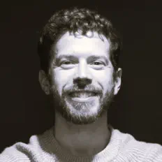 Tom Mckenzieを聴いたり、ミュージックビデオを鑑賞したり、経歴やツアー日程などを確認したりしましょう！