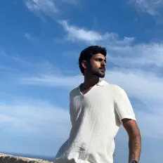 Jkayを聴いたり、ミュージックビデオを鑑賞したり、経歴やツアー日程などを確認したりしましょう！