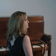 Listen to Caroline Leisegang, watch music videos, read bio, see tour dates & more!