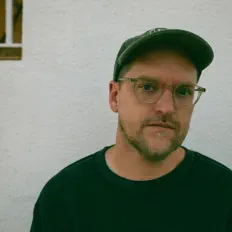 Dengarkan SOHN, tonton video musik, baca bio, lihat tanggal tur & lainnya!