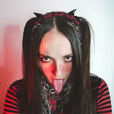 收听 Etta、观看音乐视频、阅读小传、查看巡演日期等 ！