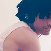 Ascolta undefined, guarda video musicali, leggi la biografia, vedi le date del tour & altro!