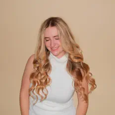 Poslechněte si interpreta Phoebe Giglio, sledujte hudební videa, přečtěte si životopis, podívejte se na data turné a další informace.