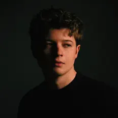 Ascolta BUDNI, guarda video musicali, leggi la biografia, vedi le date del tour & altro!