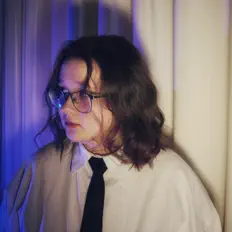 Ascolta rraccoon., guarda video musicali, leggi la biografia, vedi le date del tour & altro!