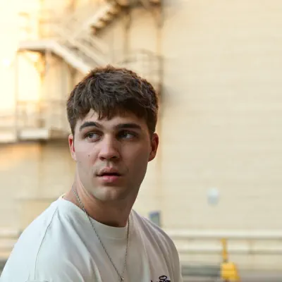 Listen to Noah Jones, watch music videos, read bio, see tour dates & more!