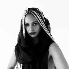 Écoutez HAWA B, regardez des vidéoclips, lisez la biographie, consultez les dates de tournée et plus encore !